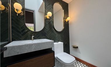 Casa campestre en venta Poblado Los Balsos