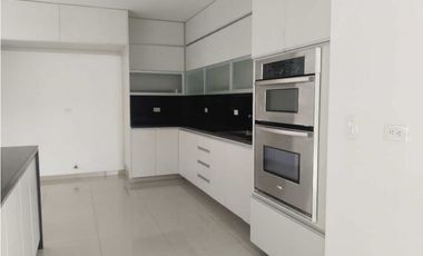 Espectacular propiedad para venta ubicada en El Poblado Palmas