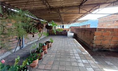 Casa en venta en Medellín Manrique