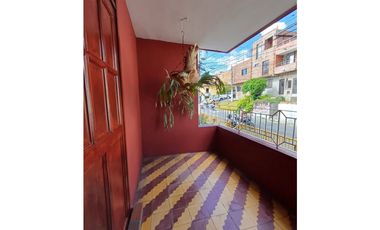 Casa en venta en Medellín Manrique