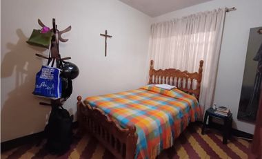 Casa en venta en Medellín Manrique