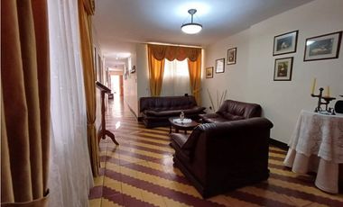 Casa en venta en Medellín Manrique