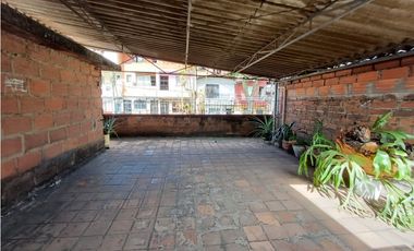 Casa en venta en Medellín Manrique