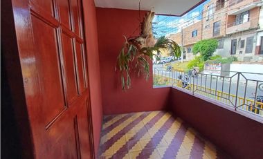 Casa en venta en Medellín Manrique