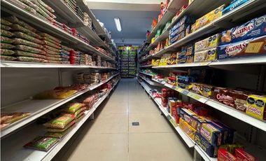 Vendo Supermercado en Copacabana a 5 cuadras del parque principal