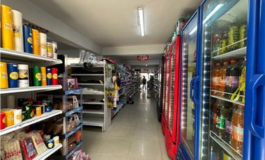 Vendo Supermercado en Copacabana a 5 cuadras del parque principal