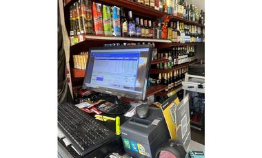 Vendo Supermercado en Copacabana a 5 cuadras del parque principal