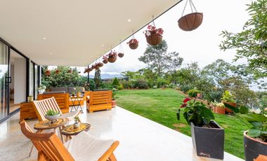 Se Vende Casa De Lujo En El Poblado, Sector Los Balsos