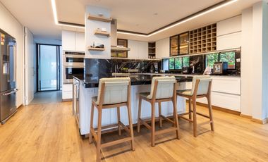 Se Vende Casa De Lujo En El Poblado, Sector Los Balsos