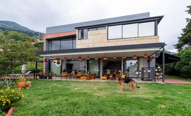 Se Vende Casa De Lujo En El Poblado, Sector Los Balsos