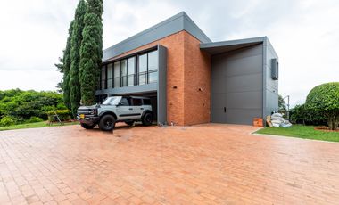 Se Vende Casa De Lujo En El Poblado, Sector Los Balsos