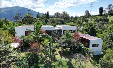 Venta de casa campestre en Copacabana Antioquia