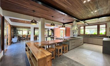 Venta de casa campestre en Copacabana Antioquia