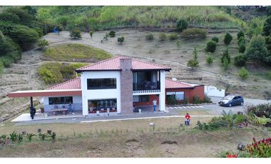 Venta de casa campestre en la Estrella Vereda Tablaza