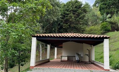 Venta de casa campestre en la Estrella Vereda Tablaza