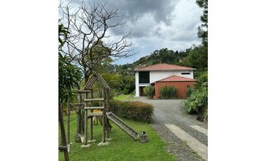 Venta de casa campestre en la Estrella Vereda Tablaza