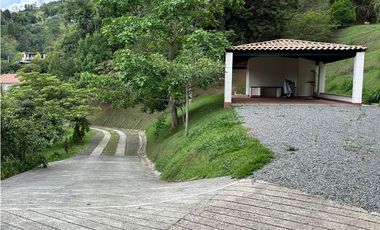 Venta de casa campestre en la Estrella Vereda Tablaza