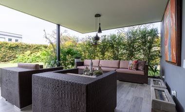 Venta de casa en Llanogrande de un solo nivel para estrenar