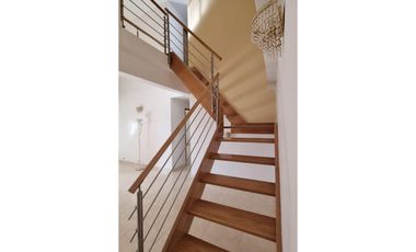 Venta de apartamento dúplex e Niquia