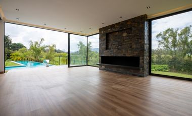 Venta de casa en Llanogrande para estrenar