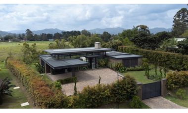 Venta de casa en Llanogrande para estrenar