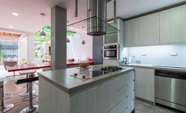 Venta de casa en el Poblado, la superior