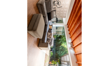 Venta de casa en el Poblado, la superior