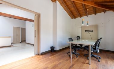 Venta de casa en el Poblado, la superior