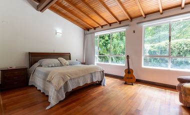 Venta de casa en el Poblado, la superior