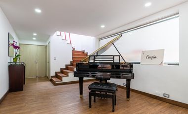 Venta de casa en el Poblado, la superior