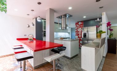 Venta de casa en el Poblado, la superior