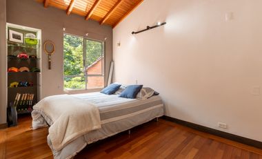Venta de casa en el Poblado, la superior