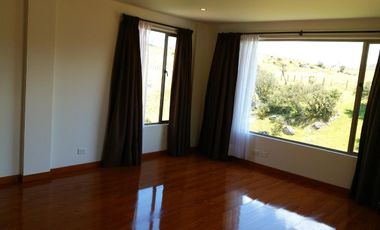 Casa Amplia en Venta en Villas de Tunjaque, La Calera