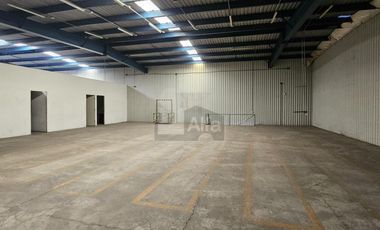 Se Renta Local Comercial a Pie de Calle en Esquina