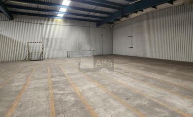 Se Renta Local Comercial a Pie de Calle en Esquina