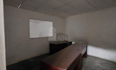 Se Renta Local Comercial a Pie de Calle en Esquina
