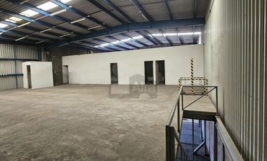 Se Renta Local Comercial a Pie de Calle en Esquina