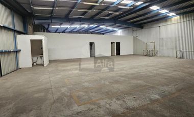 Se Renta Local Comercial a Pie de Calle en Esquina