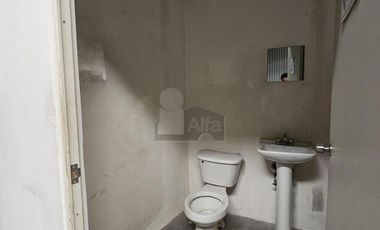 Se Renta Local Comercial a Pie de Calle en Esquina