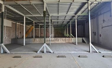 Se Renta Local Comercial a Pie de Calle en Esquina