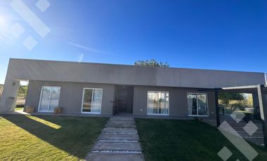Venta Casa 2 dormitorios - Villa Tenis Club - Mari Menuco
