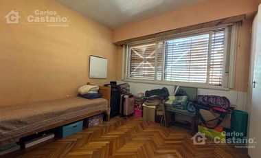 Semipiso al Contrafrente, 4 Amb. con Balcón Corrido y Dep. de Servicio