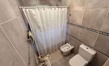 Casa  de 5 ambientes con pileta y quincho