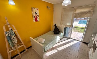 Casa  de 5 ambientes con pileta y quincho