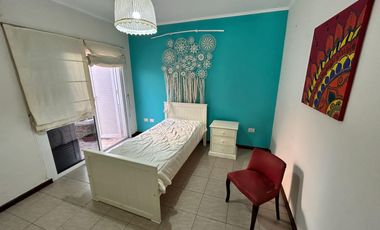 Casa  de 5 ambientes con pileta y quincho