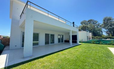 Casa en  Venta a estrenar San Ramon