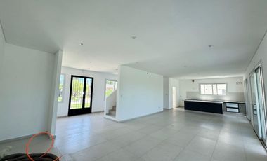 Casa en  Venta a estrenar San Ramon