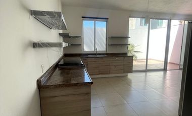 Casa a espaldas de la prepa  Tec Santa Anita