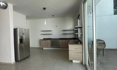 Casa a espaldas de la prepa  Tec Santa Anita