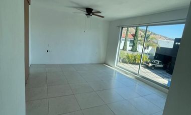 Casa a espaldas de la prepa  Tec Santa Anita